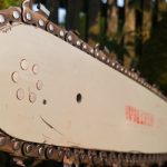 The length and cubic centimeter of a chainsaw bar.